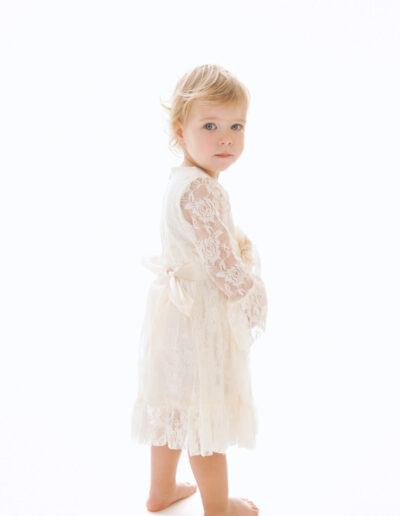 Laura - kaunis valge kleit printsessile