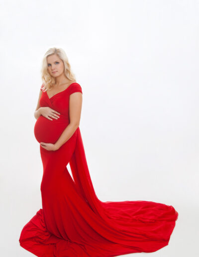 “Marianne” - punane varrukateta väga venivast materjalist kleit